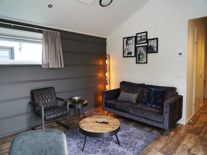 Living room 5, Cozy Kaatsheuvel Chalet, Loon op Zand