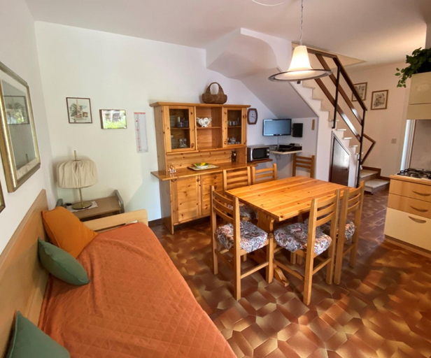 4, Charming two Level Villa With Garden and BBQ, Venezia