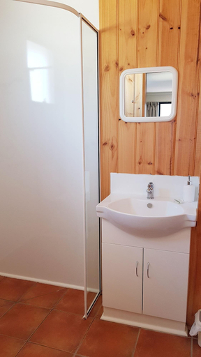 Bathroom 4, Hawley Beachside Accommodation, Latrobe - Pt A