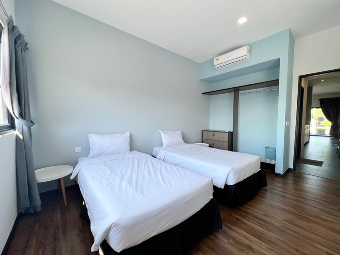 Bedroom 3, ROXY SEMATAN BEACH TOWNHOUSE DELUXE 8, Lundu