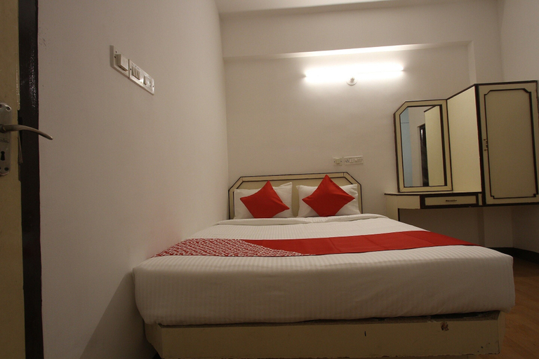 Room 4, Townhouse Tirupur Old Bus Terminal, Tiruppur
