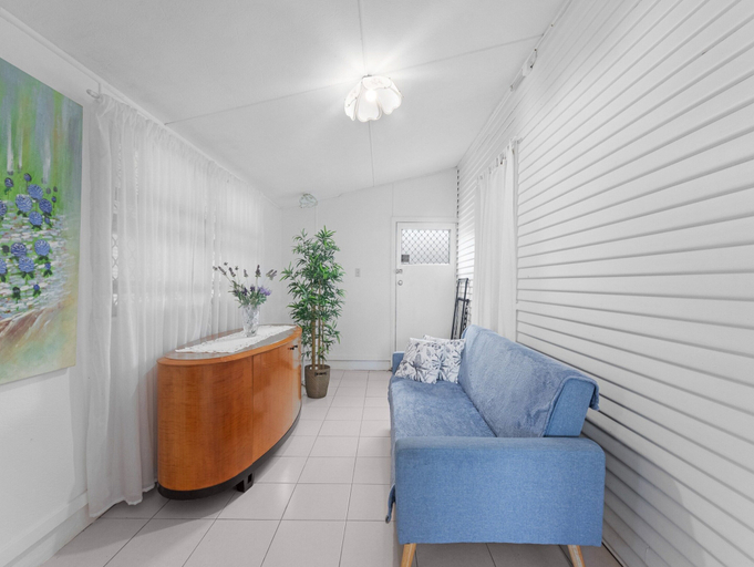 Living room 2, Two Bed Terrace Near Hervey Bay Beaches, Hervey Bay - Pt A