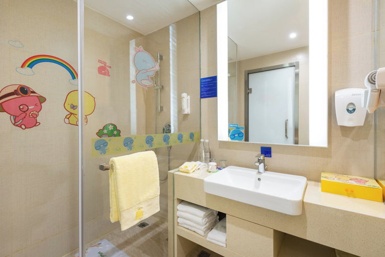 Bathroom 4, Holiday Inn Express SHANGHAI ZHENPING by IHG, Shanghai