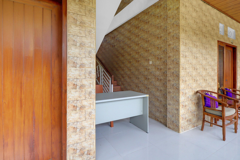 Reception 2, Cozy Double Stay Near Mangusada Hospital, Badung