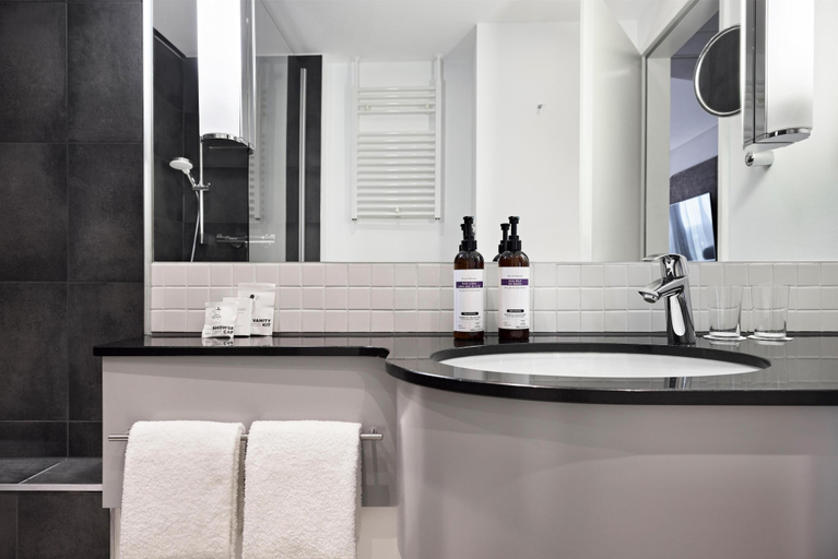 Bathroom 4, Lindner Dusseldorf Seestern, Part of JdV by Hyatt, Düsseldorf