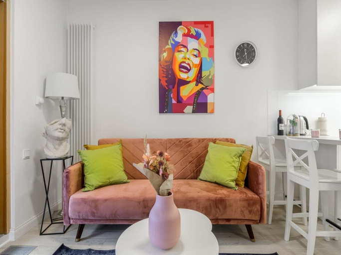 Living room 5, City Apartment With Balcony, Warsaw