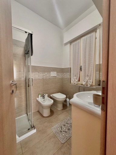 Bathroom 3, Affittacamere Le Due Magnolie, Mantua
