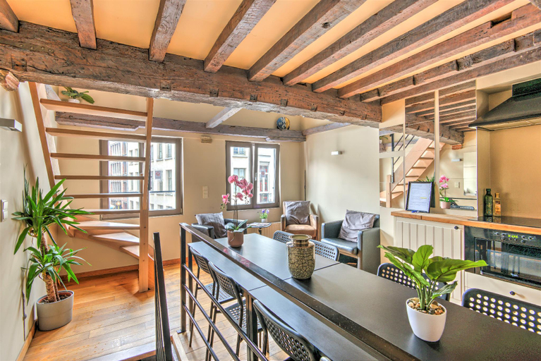 Kitchen 4, Temple Triplex Spacious Apartment, Antwerpen