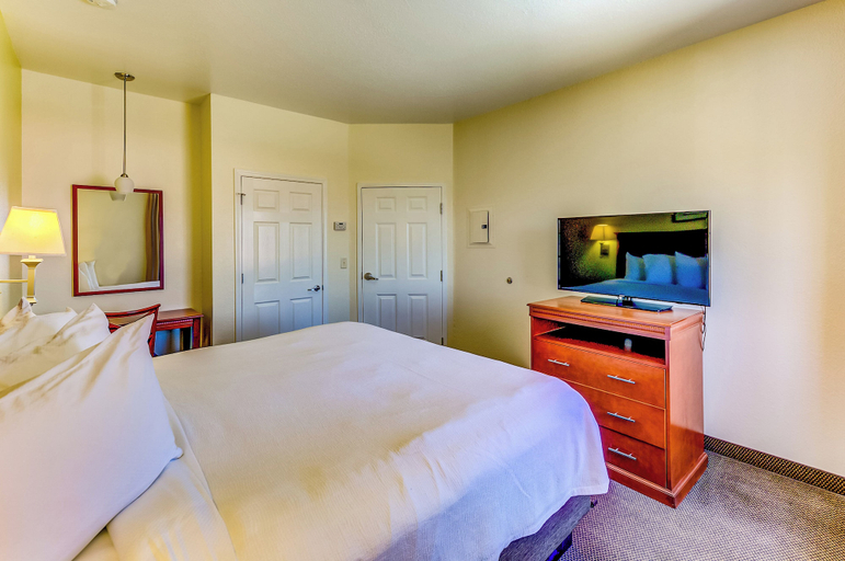 Bedroom 3, Candlewood Suites VICKSBURG, Warren
