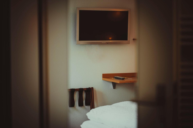 Bedroom 2, Dorfhotel Simplon Dorf, Brig