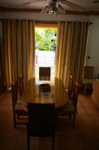 Others 5, Camp John Hay Forest Cabin 3A
maximum 8 persons , Baguio City