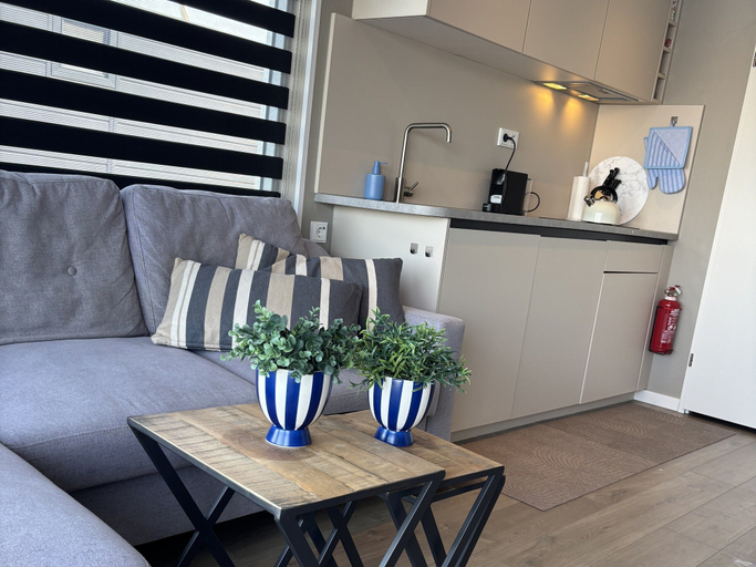 Private kitchen 3, Houseboat With Rooftop Terrace, Goes