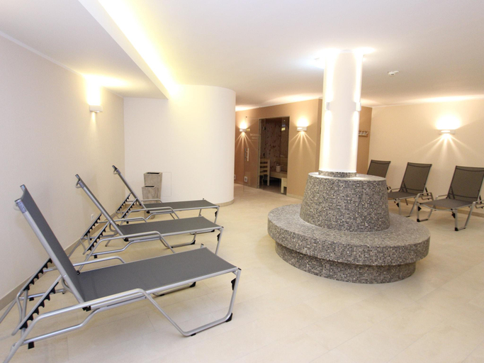 1, Apartment in Wildkogel near Ski Lift, Zell am See