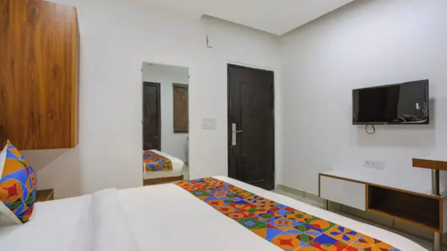 Room 2, Fabhotel Shine Inn, Delhi