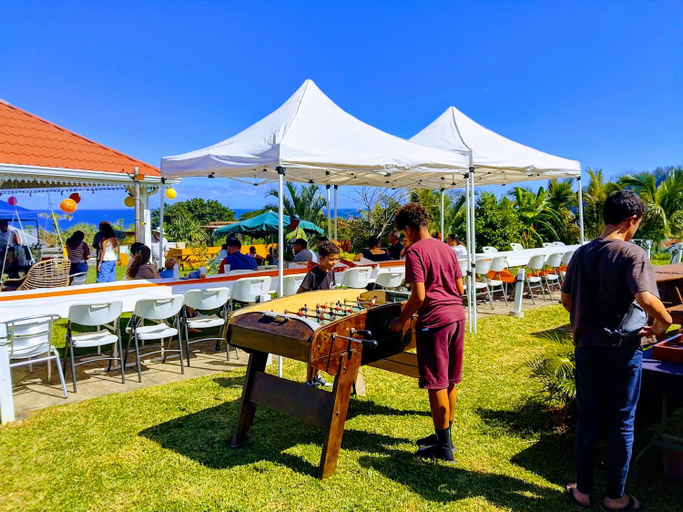 Food & Drinks 4, Cap Vanisa, jardin tropical avec piscine face a la baie de Manapany, Saint-Joseph