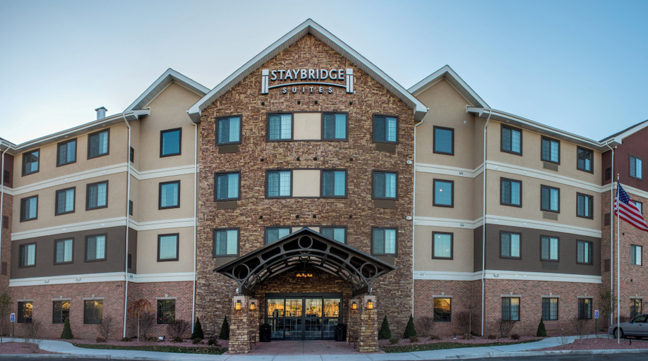 Exterior & Views 5, Staybridge Suites SCHERERVILLE, Lake