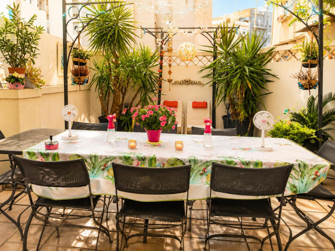 Food & Drinks, Valencia Suite Garden, Valencia