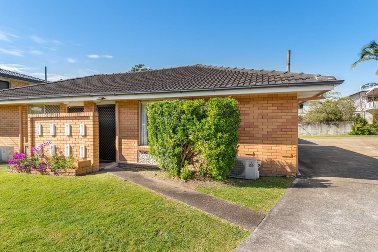Exterior 3, Peaceful 1-bed Apartment in Kedron With Parking, Kedron