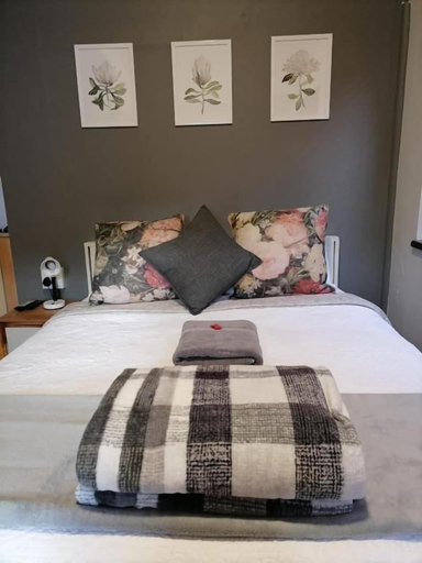 Bedroom 2, Padlangs, Frances Baard