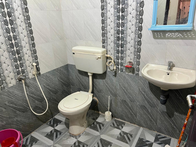 Bathroom, Airavatham Apartments, Thrissur
