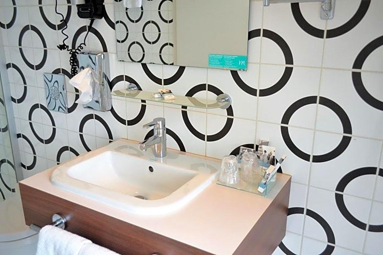 Bathroom 4, TRIBE Strasbourg Centre Gare, Bas-Rhin
