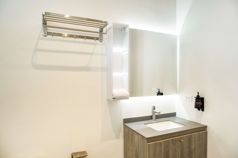 Room 5, w Luxe Urban Loft in the Heart of Bocagrande, Cartagena de Indias