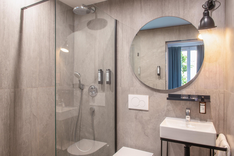 Bathroom 4, Hotel de la Porte Dorée, Paris