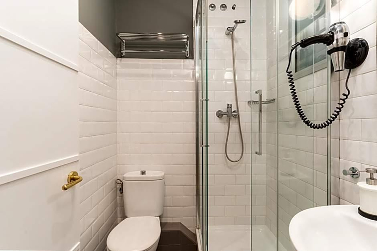 Bathroom 4, Room Casa Gracia, Barcelona