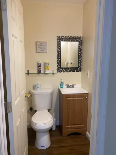 Bathroom 4, Williams AZ Hostel, Coconino