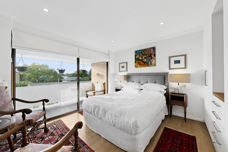 Room 2, Balcony 2-bed Apartment in Ashgrove, Ashgrove