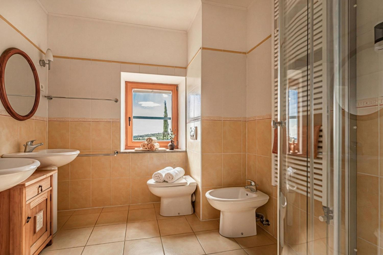 Bathroom, Rustic Villa Lavanda - Pool & Garden - Happy Rentals, Koper