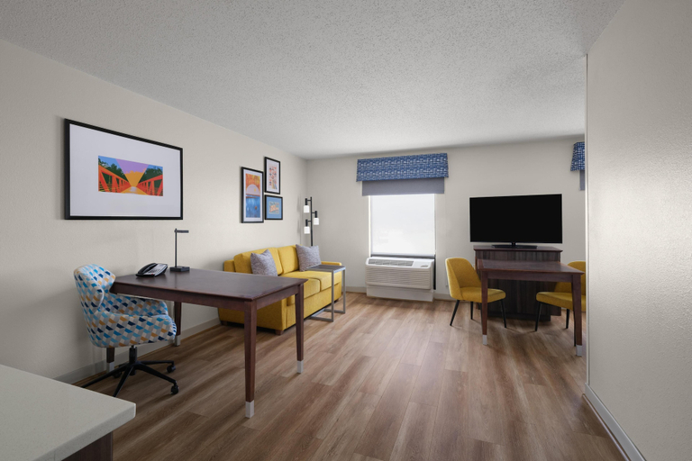 Others 5, Hampton Inn Havelock, Craven