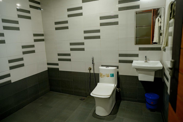 Bathroom, Karickanattu Nature Resort, Idukki