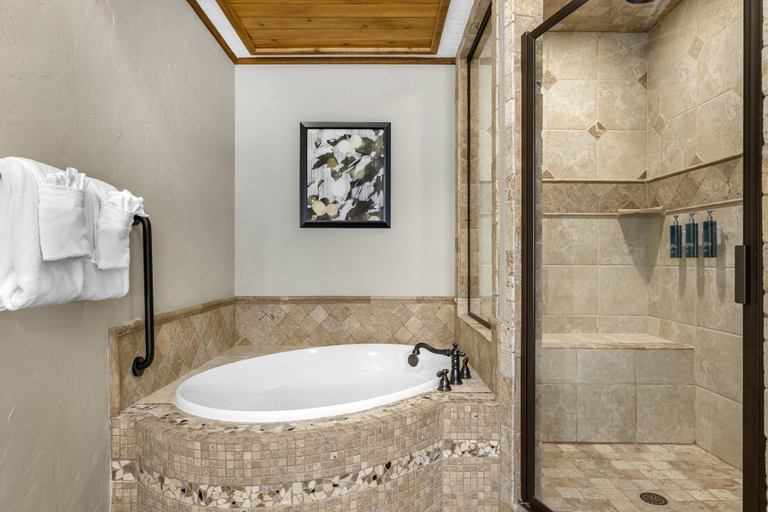 Bathroom 3, Hilton Grand Vacations Club Stonewater Cove Shell Knob, Stone