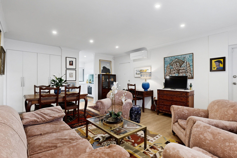Primary image, Balcony 2-bed Apartment in Ashgrove, Ashgrove