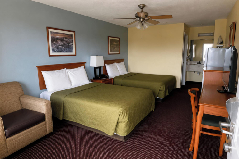 Room 4, Deerfield Inn & Suites - Steele, MO, Pemiscot
