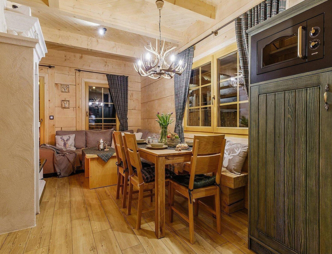 Private kitchen 5, Stylish Highlander Holiday Home, Sauna, Jacuzzi, Tatra