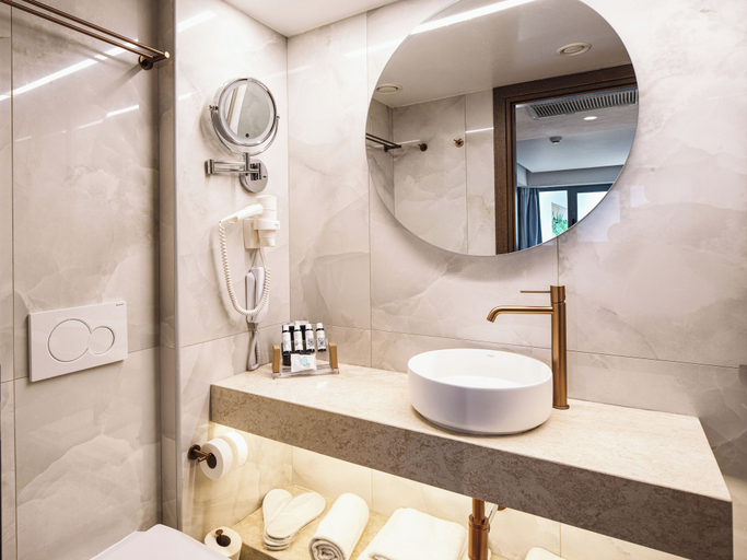Bathroom 4, Leonardo Hotel Athens City Center, Attica