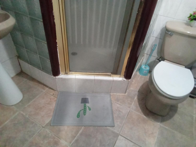 Bathroom 3, Buccaneer Resort, Bocas del Toro
