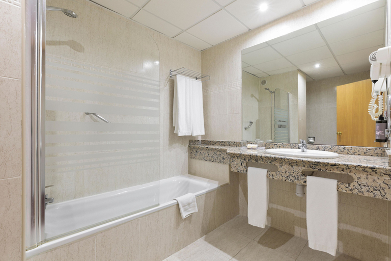 Bathroom 5, Hotel Best Benalmádena, Málaga