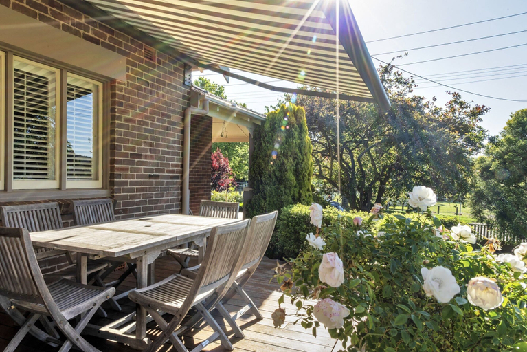 Exterior 3, Bradman View Bowral Garden and Fireplace Retreat, Wingecarribee