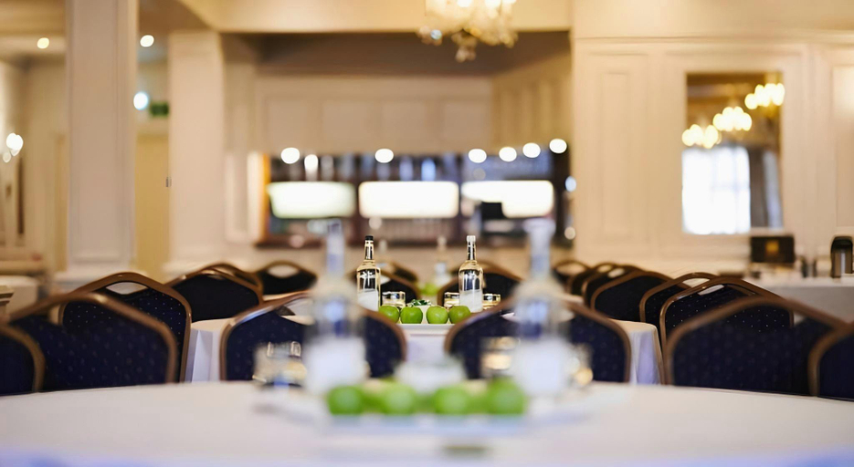 Food & Drinks 5, The County Hotel, Essex