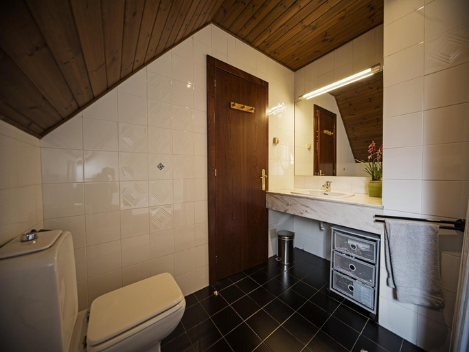 Bathroom 3, Chalet in Vielha near Baqueira Ski Resort, Lleida