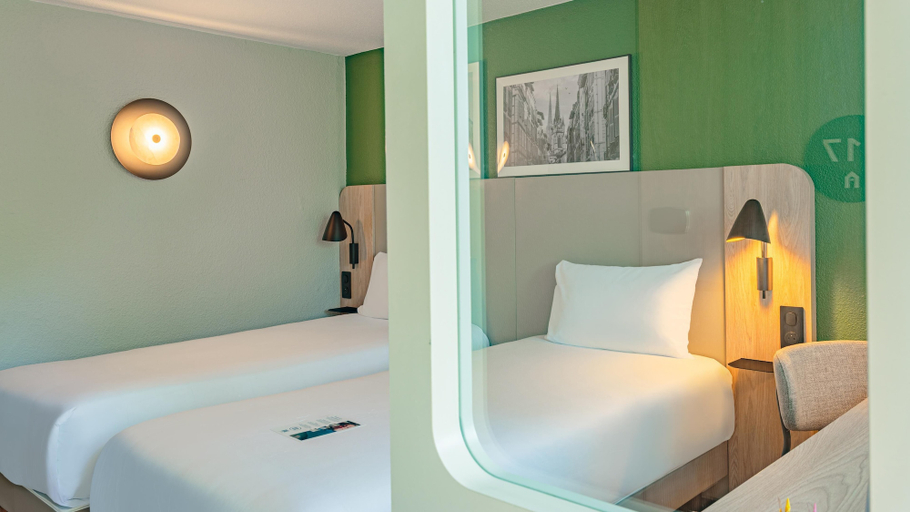 Bedroom 3, Hotel Campanile Montargis - Amilly, Loiret