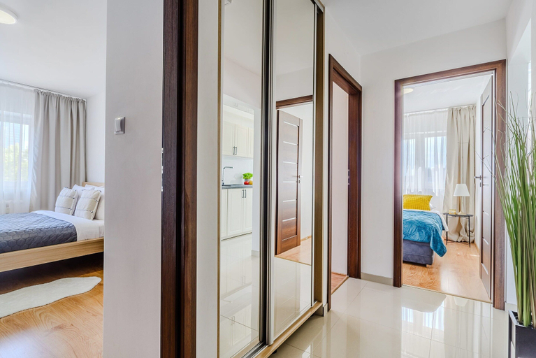 Room 3, Apartment With Private Balcony, Warsaw