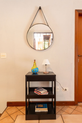 Interior 2, Casa ampla com piscina e churrasqueira, Carapicuíba