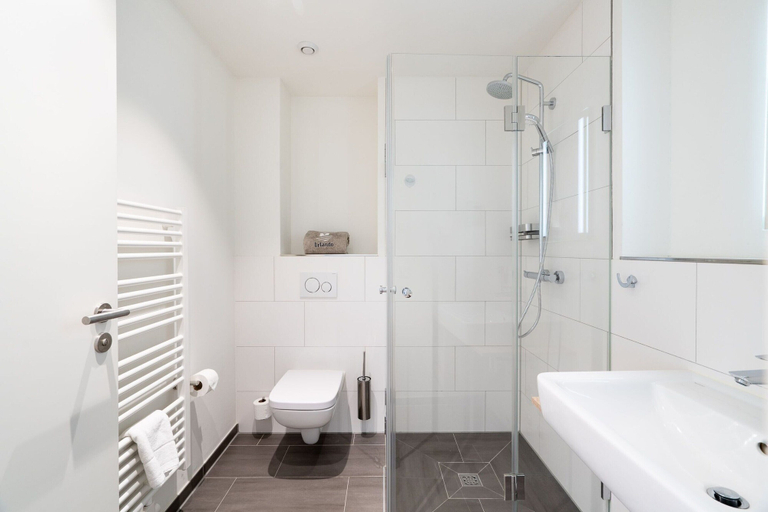 Bathroom 4, Elegant Apartment With Sunny Loggia, Lübeck