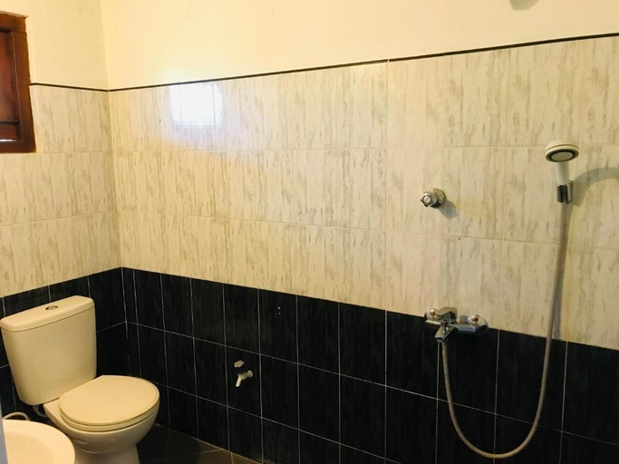 Bathroom 4, Sinhagiri Villa, Dambulla