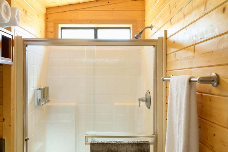 Bathroom 2, Sierra Meadows, Madera