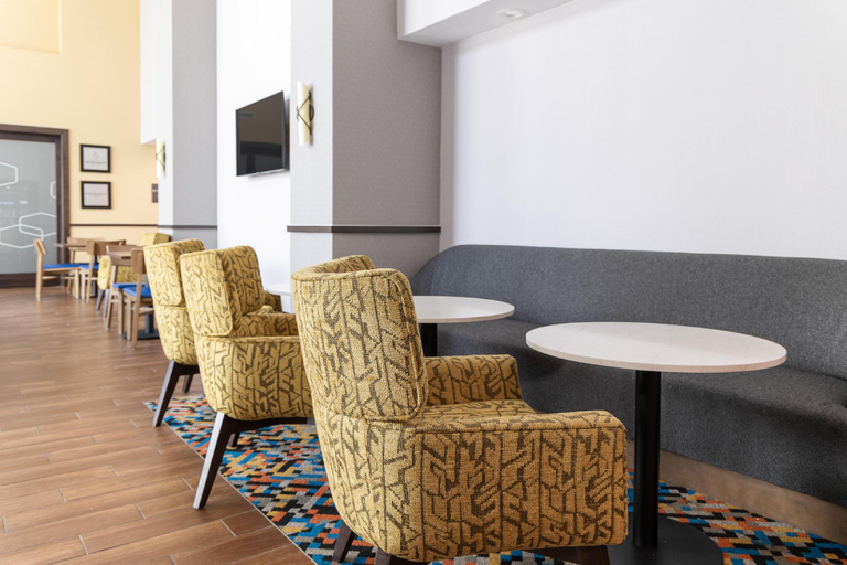 Public Area 3, Hampton Inn & Suites Niles/Warren, Trumbull